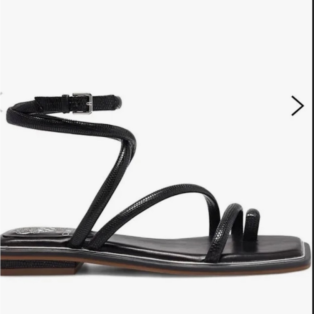 SOLD..FINAL HOURS****Vince Camuto Leather Strap Sandal